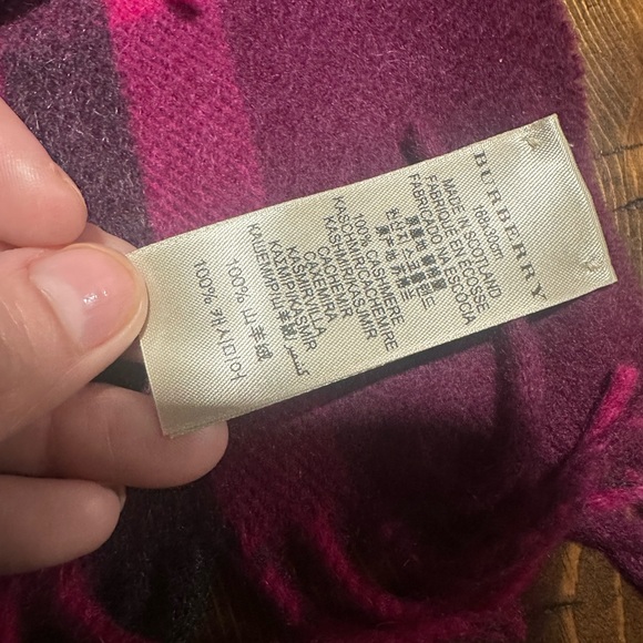 Burberry 100% Cashmere Purple Magenta Check Scarf EUC - Picture 5 of 6